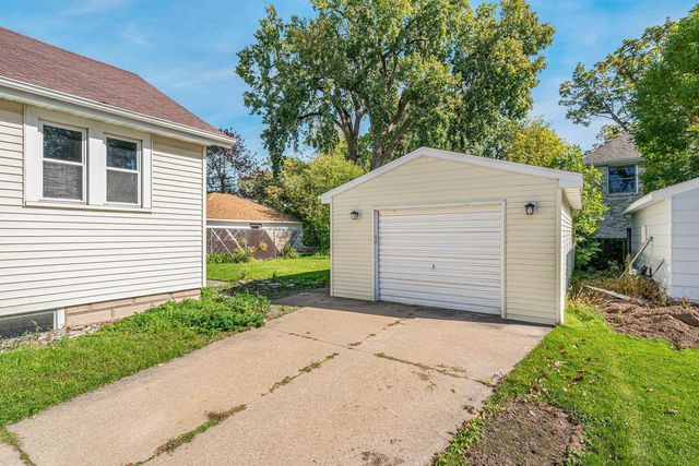 1561 W PROSPECT AVENUE, Appleton, WI 54914