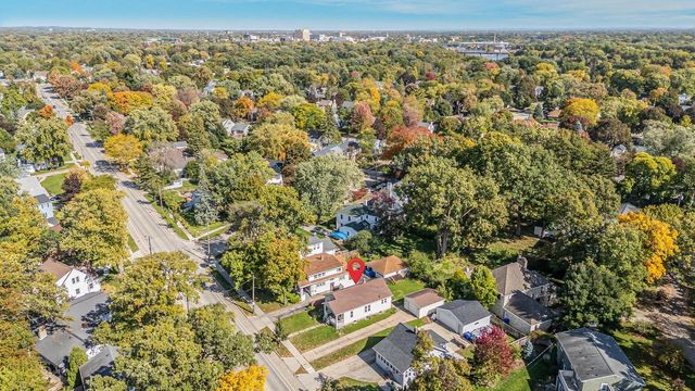 1561 W PROSPECT AVENUE, Appleton, WI 54914