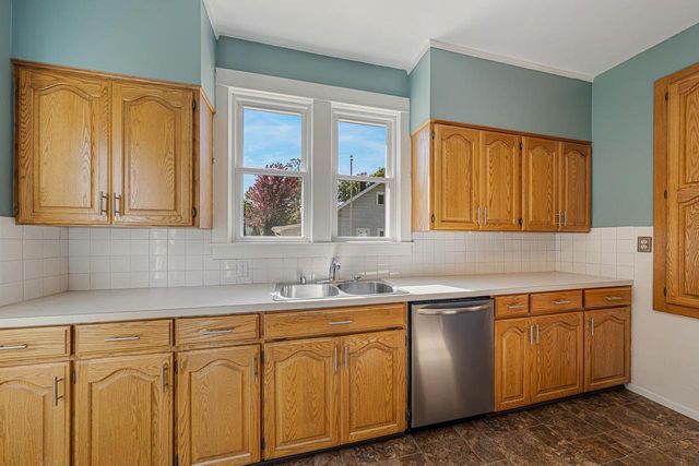 1561 W PROSPECT AVENUE, Appleton, WI 54914
