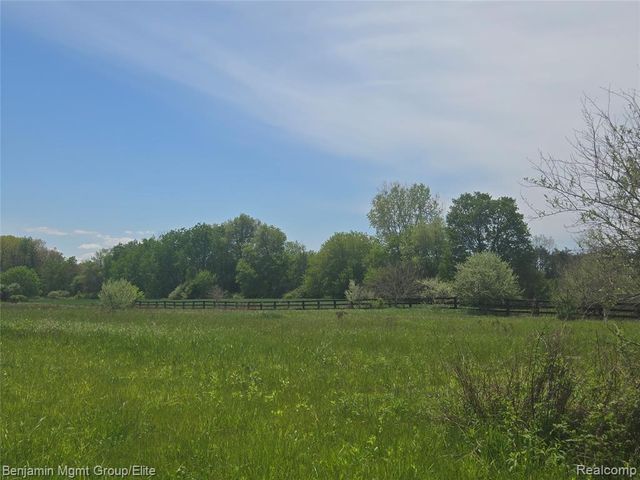 6827 Lapeer Road, Kimball, MI 48074