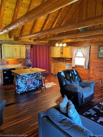 6827 Lapeer Road, Kimball, MI 48074