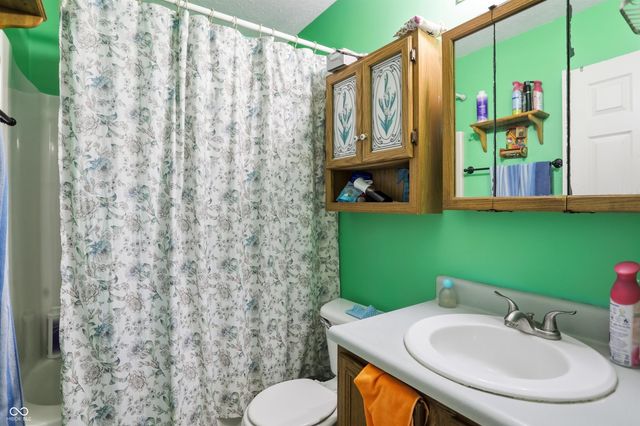 9610 English Oak Place, Indianapolis, IN 46235