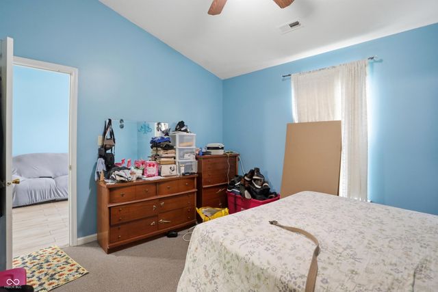 9610 English Oak Place, Indianapolis, IN 46235