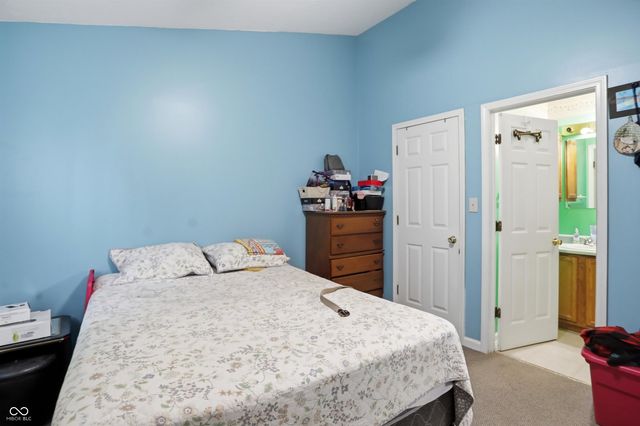 9610 English Oak Place, Indianapolis, IN 46235