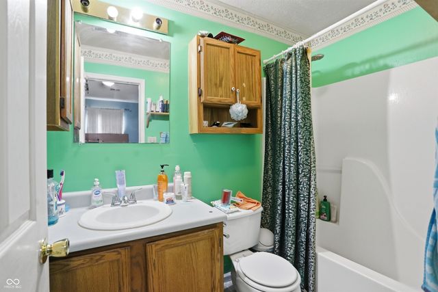 9610 English Oak Place, Indianapolis, IN 46235