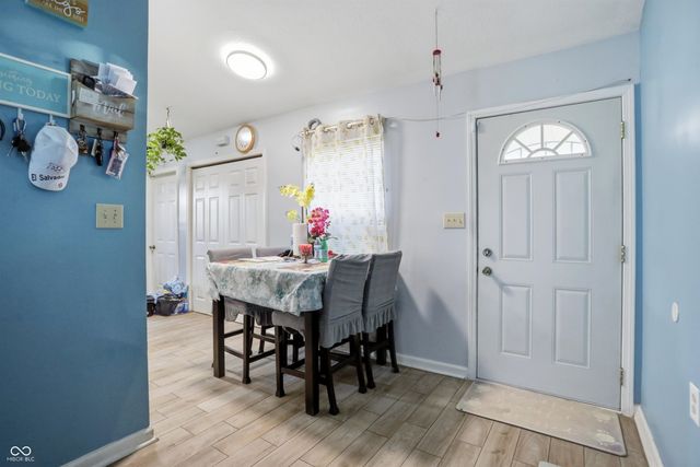 9610 English Oak Place, Indianapolis, IN 46235