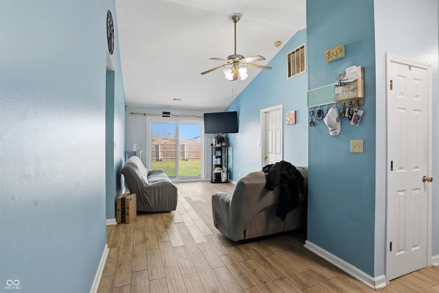 9610 English Oak Place, Indianapolis, IN 46235