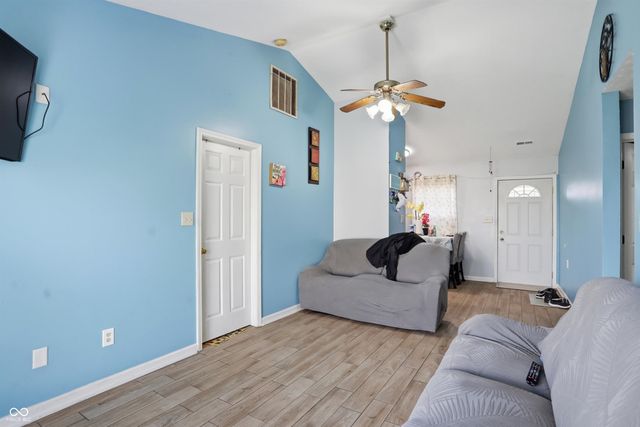 9610 English Oak Place, Indianapolis, IN 46235