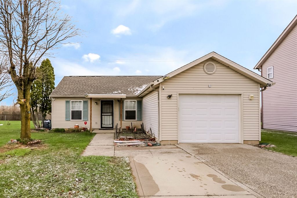9610 English Oak Place, Indianapolis, IN 46235