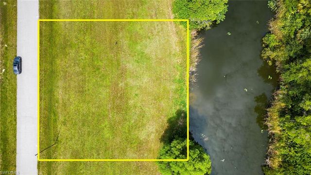 2105 NE 27th ST, Cape Coral, FL 33909