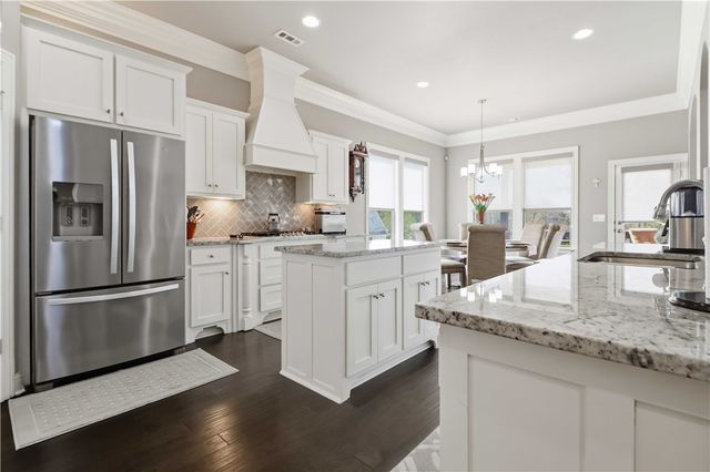 5125 Sagely Lane, Fayetteville, AR 72703