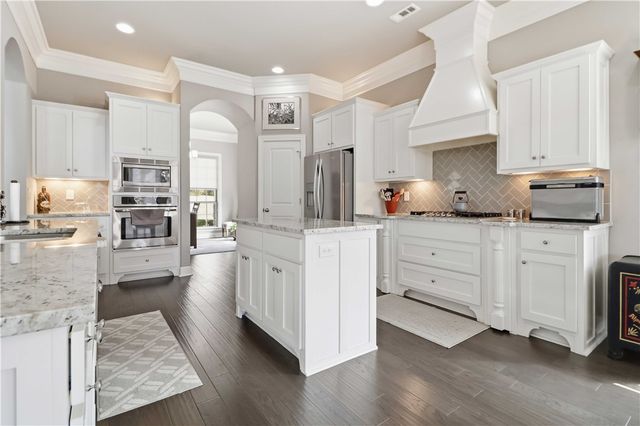 5125 Sagely Lane, Fayetteville, AR 72703