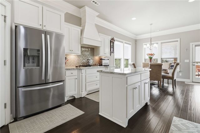 5125 Sagely Lane, Fayetteville, AR 72703