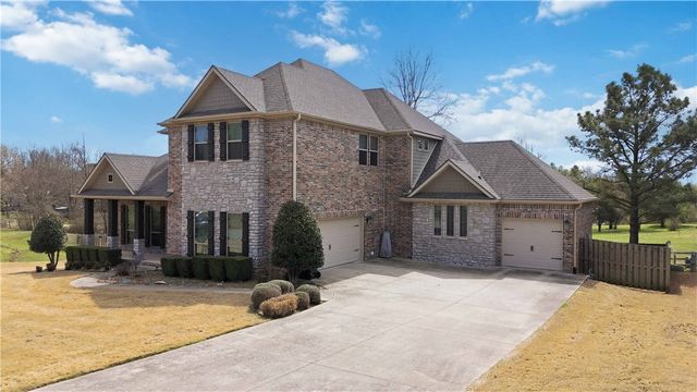 5125 Sagely Lane, Fayetteville, AR 72703