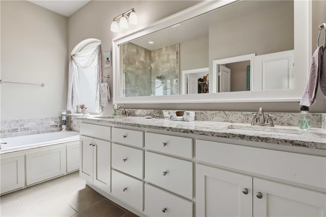 5125 Sagely Lane, Fayetteville, AR 72703