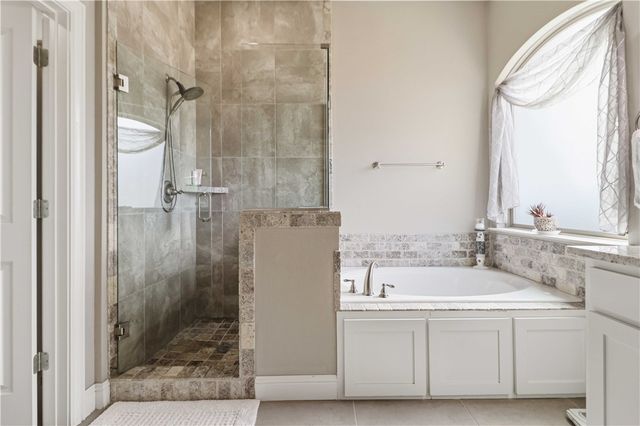 5125 Sagely Lane, Fayetteville, AR 72703