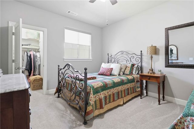 5125 Sagely Lane, Fayetteville, AR 72703