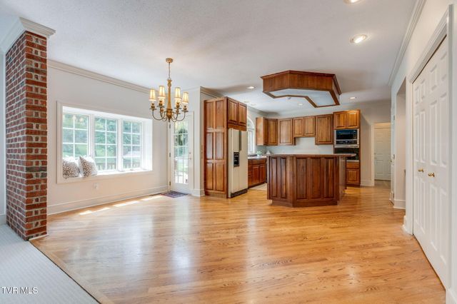 1005 Huntington Court, Kingsport, TN 37660