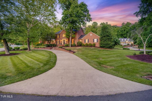 1005 Huntington Court, Kingsport, TN 37660