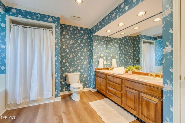1005 Huntington Court, Kingsport, TN 37660