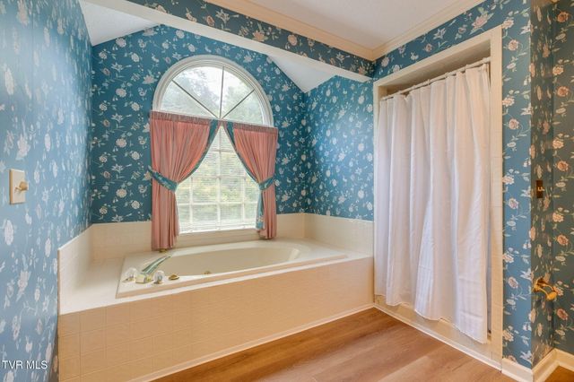 1005 Huntington Court, Kingsport, TN 37660