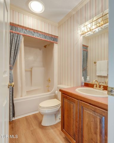 1005 Huntington Court, Kingsport, TN 37660