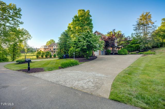 1005 Huntington Court, Kingsport, TN 37660