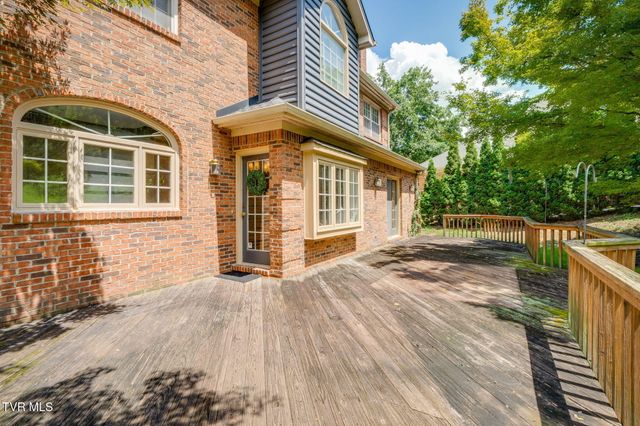 1005 Huntington Court, Kingsport, TN 37660