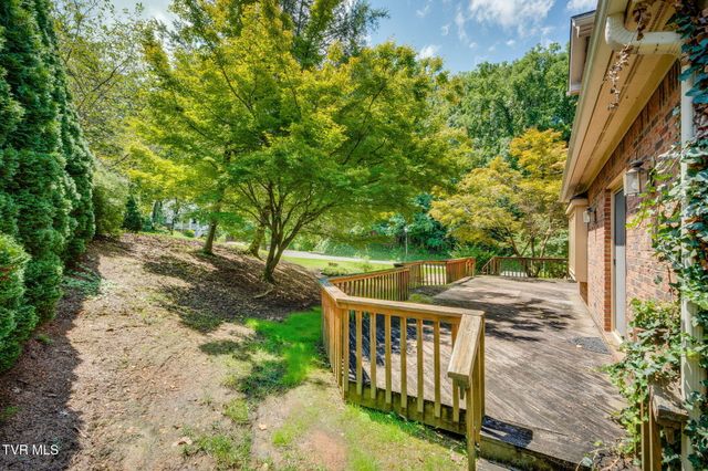 1005 Huntington Court, Kingsport, TN 37660