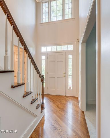 1005 Huntington Court, Kingsport, TN 37660