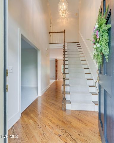 1005 Huntington Court, Kingsport, TN 37660