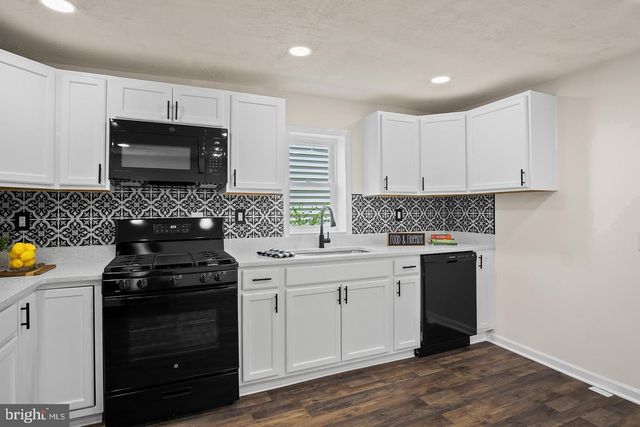 243 N LOCUST ST, Hagerstown, MD 21740