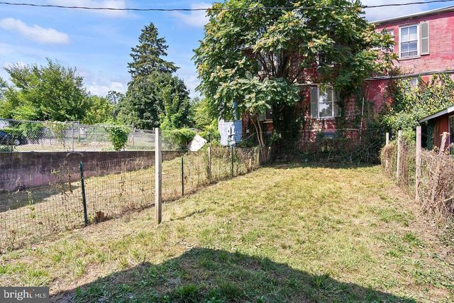 243 N LOCUST ST, Hagerstown, MD 21740