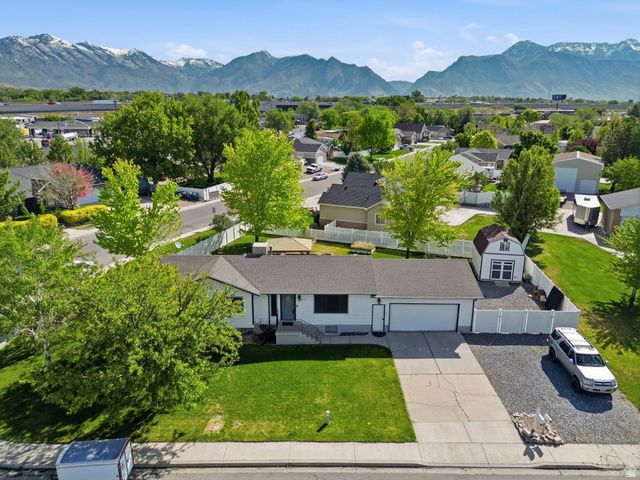 1438 N TRINNAMAN LN, Lehi, UT 84043