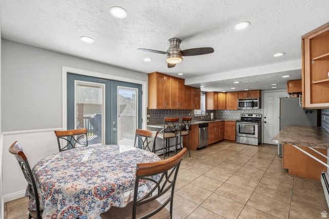 1438 N TRINNAMAN LN, Lehi, UT 84043