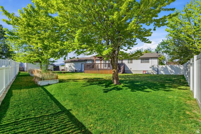 1438 N TRINNAMAN LN, Lehi, UT 84043