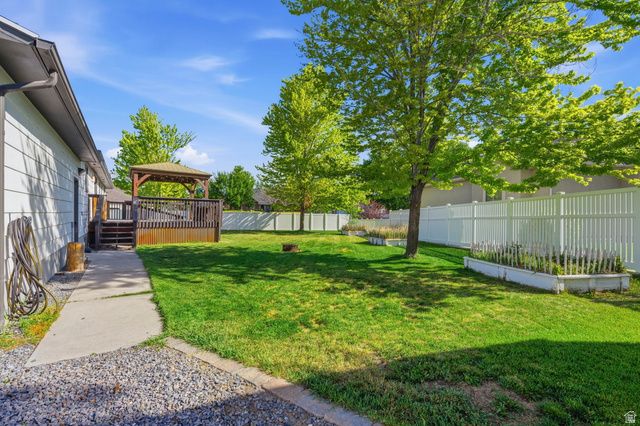 1438 N TRINNAMAN LN, Lehi, UT 84043