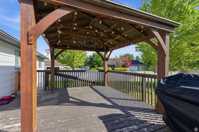 1438 N TRINNAMAN LN, Lehi, UT 84043
