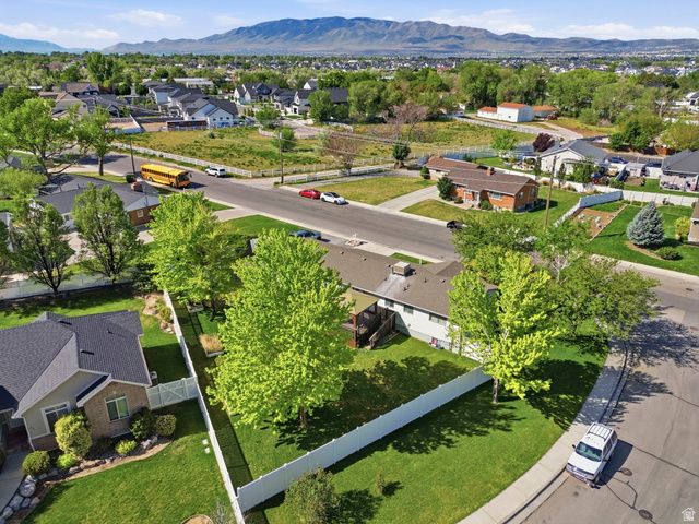 1438 N TRINNAMAN LN, Lehi, UT 84043