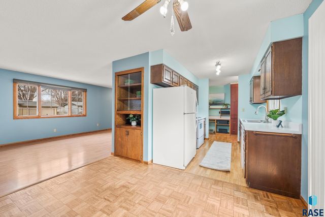 6305 W Westview Rd Road, Sioux Falls, SD 57107