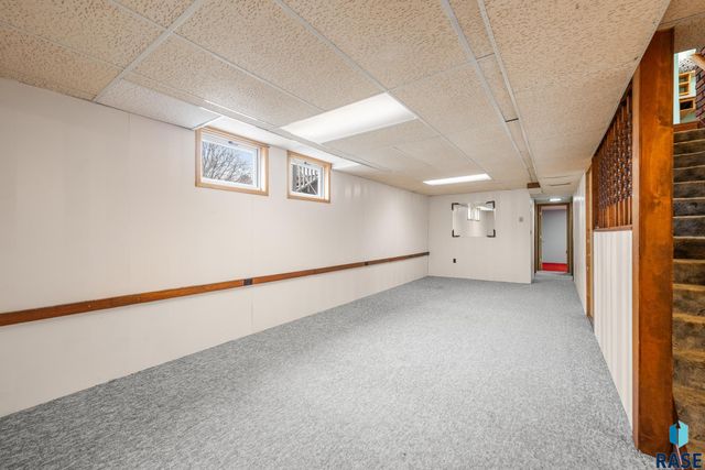 6305 W Westview Rd Road, Sioux Falls, SD 57107