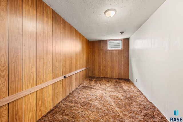 6305 W Westview Rd Road, Sioux Falls, SD 57107