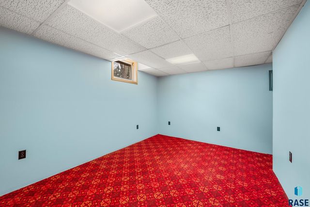 6305 W Westview Rd Road, Sioux Falls, SD 57107