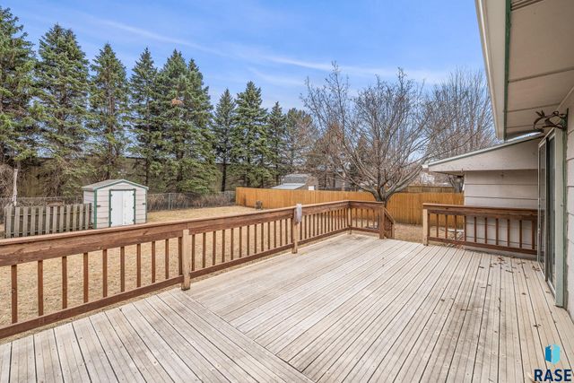 6305 W Westview Rd Road, Sioux Falls, SD 57107