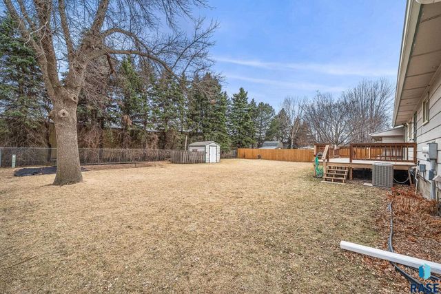 6305 W Westview Rd Road, Sioux Falls, SD 57107