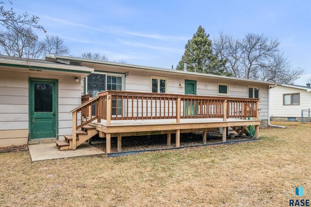 6305 W Westview Rd Road, Sioux Falls, SD 57107