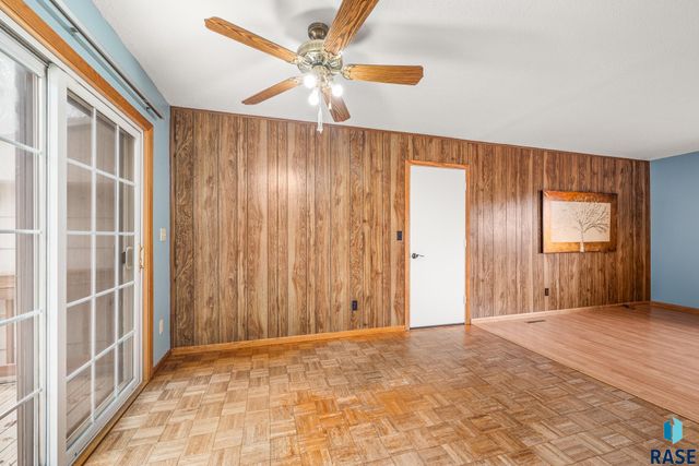 6305 W Westview Rd Road, Sioux Falls, SD 57107