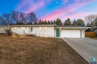 6305 W Westview Rd Road, Sioux Falls, SD 57107