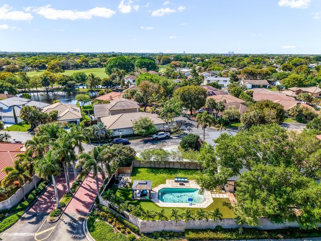 850 SW 87th Lane, Plantation, FL 33324