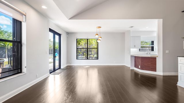 850 SW 87th Lane, Plantation, FL 33324